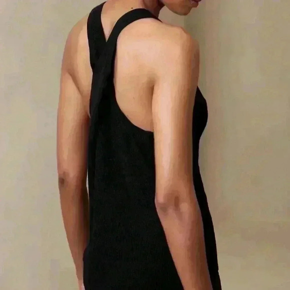 BANANA REPUBLIC REVERSE CROSS-BACK TANK - Picture 2 of 10
